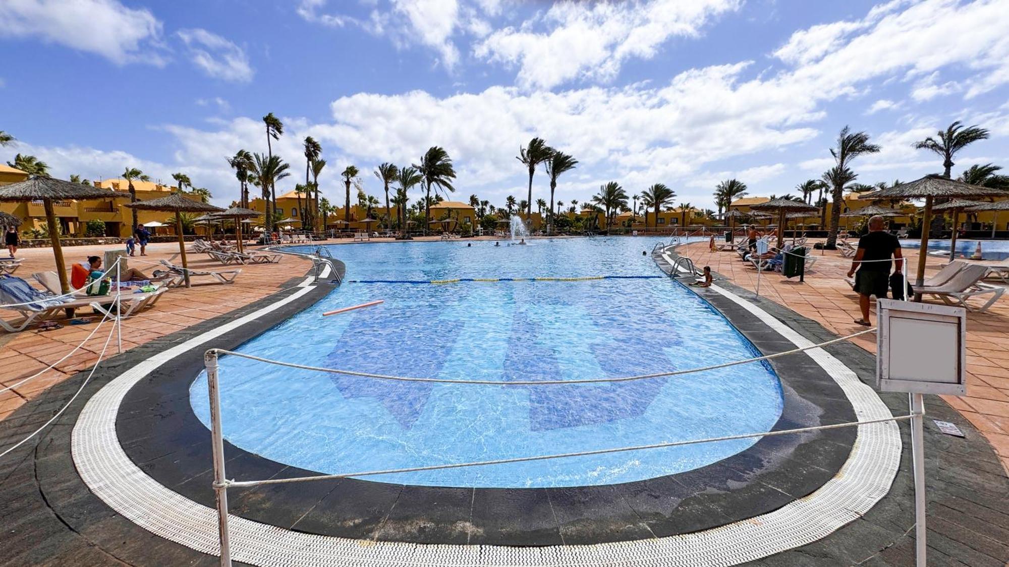 Golden Dream, Swimming Pool And Parking Villa Коралео Екстериор снимка